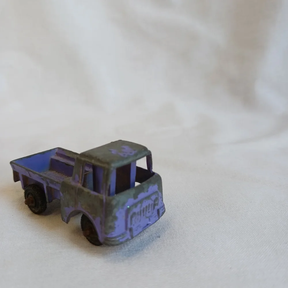 TootsieToy Purple Jeep Truck 1950s 1:64 Scale